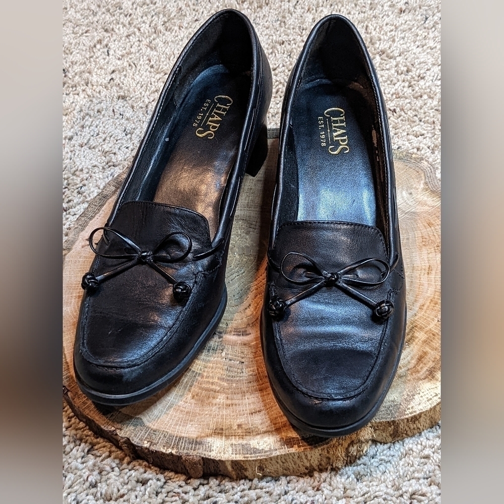 Chaps womens black heels size 8.5 B with tassel and authentic leather upper